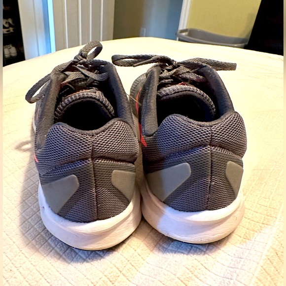 Ladies Nike Running Shoes - Size 8.5 - Picture 4 of 7